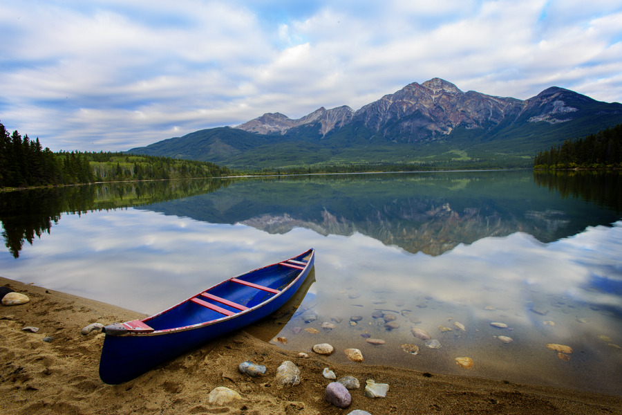 Pyramid Lake : Canadian Rockies : JOHN MURK PHOTOGRAPHY